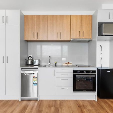 Manukau Studio Apartments Окленд Экстерьер фото